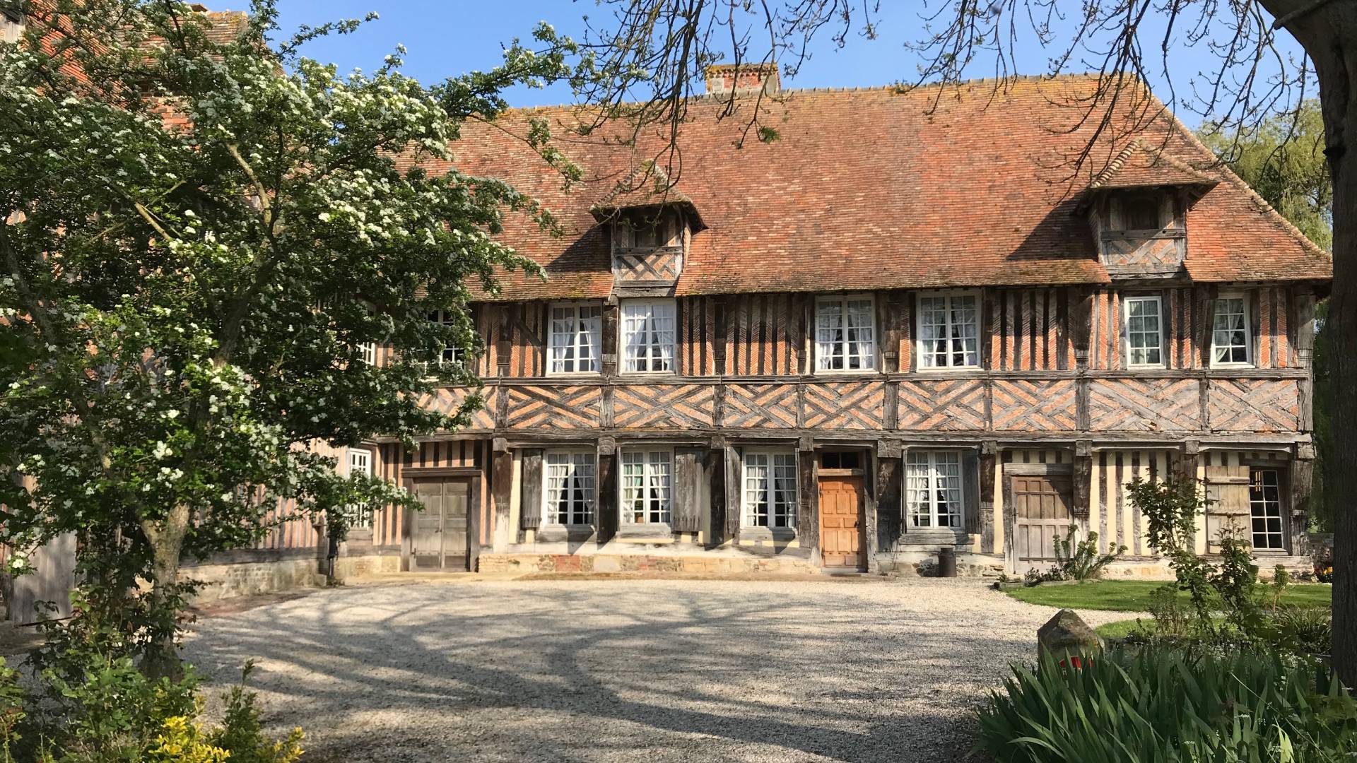 Détail de la charpente et du colombage de l’aile la plus ancienne.